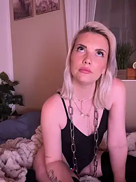 CuteMayaa online show from April 15, 7:58 pm