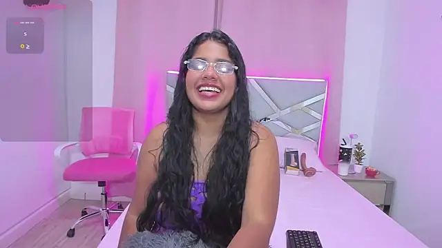 Amapola Renaldi online show from April 21, 10:45 pm