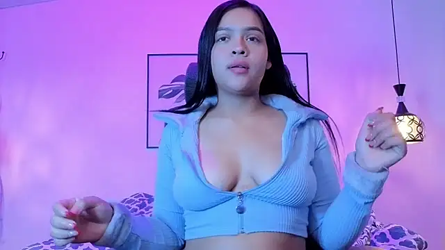 kyliejenner vg online show from April 28, 12:09 am