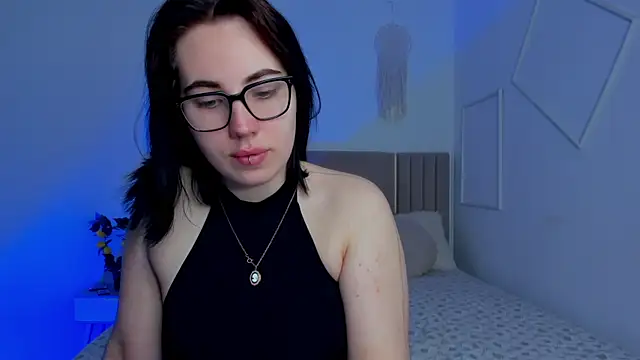 Snapshot of Shiraazsh_ chatting on April 25, 5:21 am Shiraazsh online show from April 25, 5:21 am