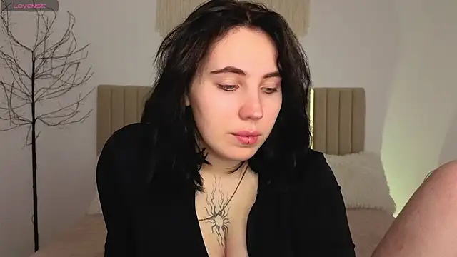 Snapshot of Shiraazsh_ chatting on June 2, 9:17 pm Shiraazsh online show from June 2, 9:17 pm
