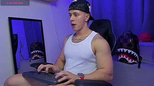 Snapshot of ASHTON_HILS chatting on July 11, 4:59 am ASHTON HILS online show from July 11, 4:59 am