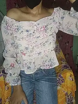 Snapshot of Rashmika__Rouni chatting on May 19, 7:31 pm Rashmika Rouni online show from May 19, 7:31 pm