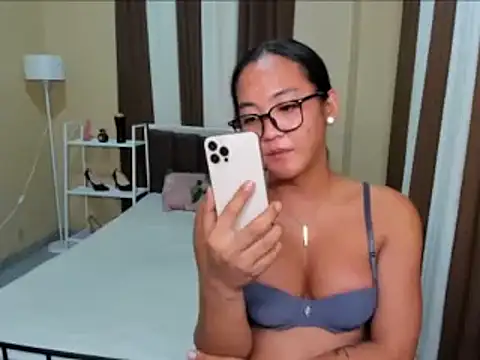 Snapshot of Jannahsofuck chatting on April 28, 3:00 am Jannahsofuck online show from April 28, 3:00 am