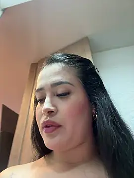 Snapshot of Sara_fun chatting on February 22, 9:13 pm Sara fun online show from February 22, 9:13 pm