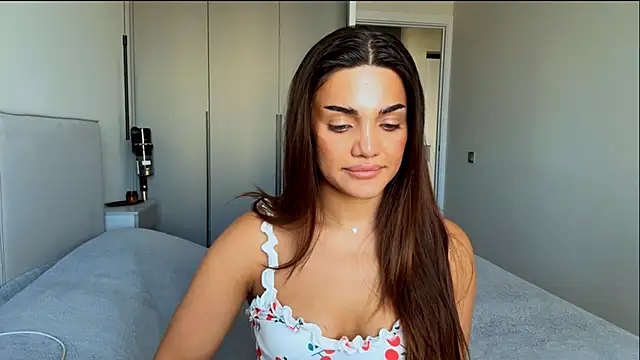 Snapshot of MelindaReny chatting on June 3, 2:33 pm MelindaReny online show from June 3, 2:33 pm