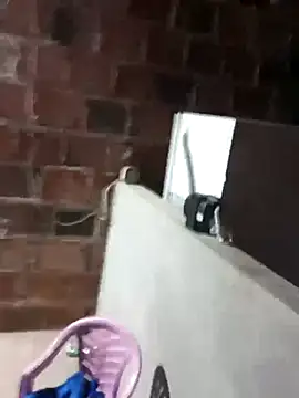  - - putinha - - online show from April 17, 9:40 pm