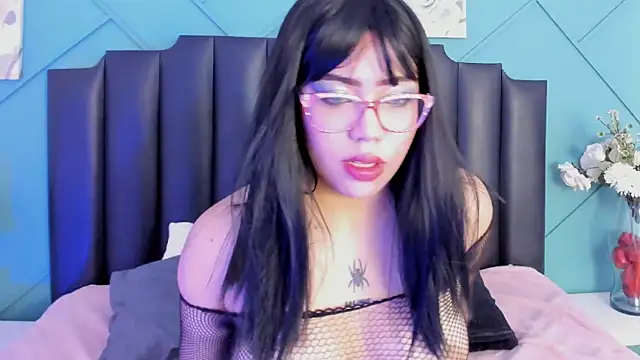 Snapshot of MiluVegaa_ chatting on May 1, 11:59 am MiluVegaa online show from May 1, 11:59 am