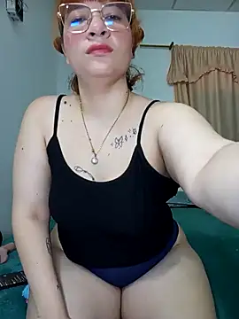 Snapshot of Curves_Nina chatting on May 7, 3:06 pm Curves Nina online show from May 7, 3:06 pm