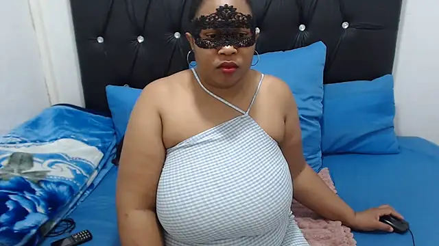 Snapshot of CreamyhotBoobs chatting on May 31, 1:40 pm CreamyhotBoobs online show from May 31, 1:40 pm
