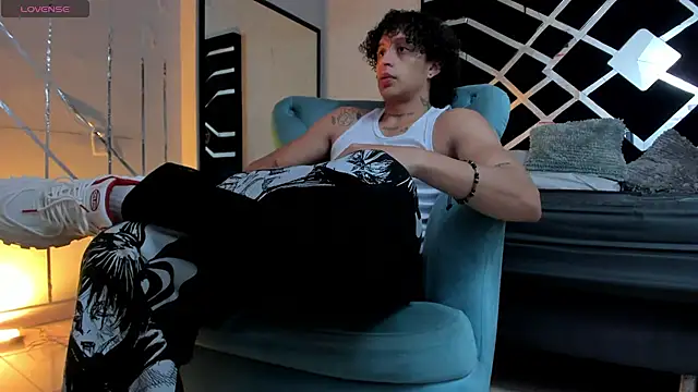 Snapshot of JayTaylorr chatting on May 25, 11:27 am JayTaylorr online show from May 25, 11:27 am