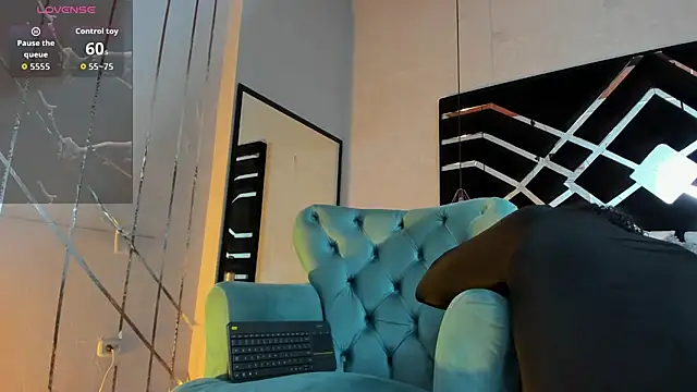 Snapshot of JayTaylorr chatting on June 23, 11:30 am JayTaylorr online show from June 23, 11:30 am