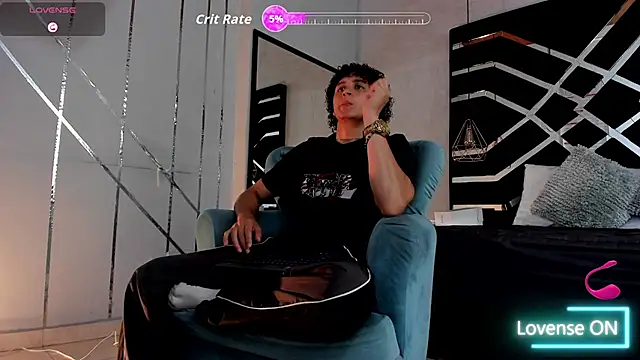 Snapshot of JayTaylorr chatting on July 13, 11:46 am JayTaylorr online show from July 13, 11:46 am
