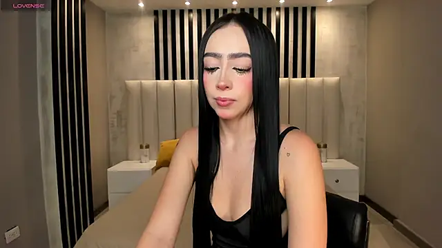 Snapshot of PaulineSanz chatting on June 16, 7:05 pm PaulineSanz online show from June 16, 7:05 pm