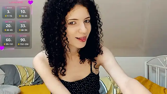 Snapshot of CinnamonCurl chatting on July 10, 12:26 am CinnamonCurl online show from July 10, 12:26 am
