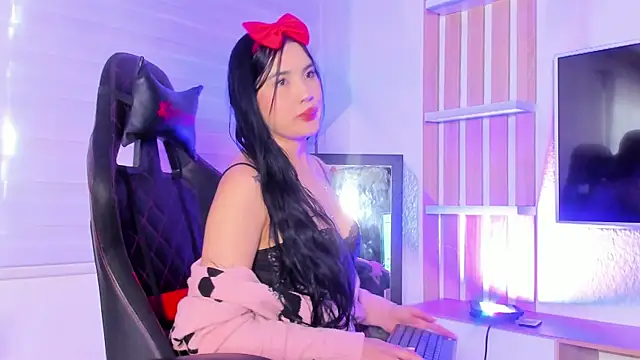 Snapshot of _hanna_gomez chatting on May 2, 2:22 pm hanna gomez online show from May 2, 2:22 pm