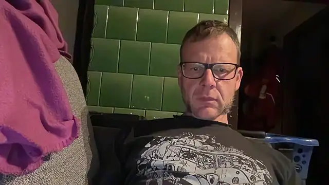 Snapshot of o_florian_o1 chatting on May 20, 7:42 pm o florian o1 online show from May 20, 7:42 pm
