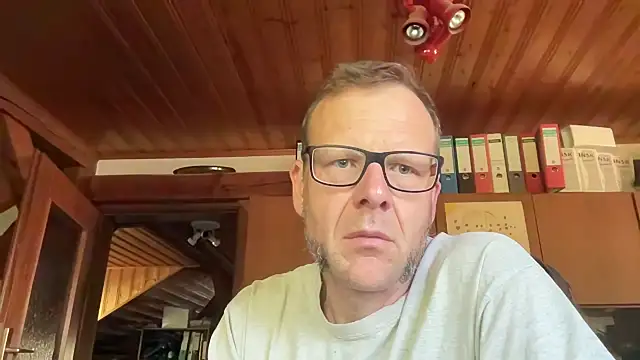 Snapshot of o_florian_o1 chatting on May 26, 5:25 am o florian o1 online show from May 26, 5:25 am