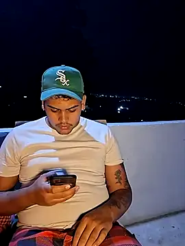 Snapshot of Saul_88 chatting on June 1, 11:28 pm Saul 88 online show from June 1, 11:28 pm