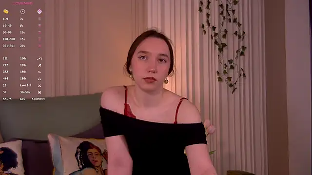 Suzaneey online show from April 30, 6:25 pm