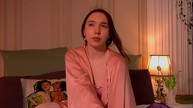 Suzaneey online show from May 5, 6:49 pm