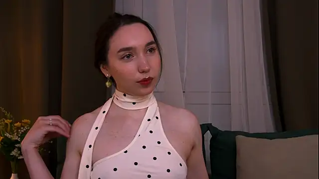 Snapshot of Suzaneey chatting on July 6, 6:54 pm Suzaneey online show from July 6, 6:54 pm