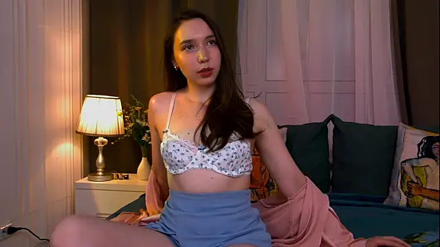 Snapshot of Suzaneey chatting on July 7, 10:47 pm Suzaneey online show from July 7, 10:47 pm