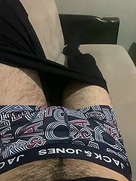 youngdick13 online show from April 17, 10:24 pm