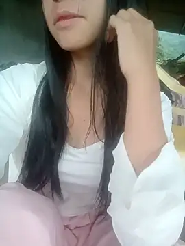 Snapshot of lelenana chatting on May 18, 10:37 pm lelenana online show from May 18, 10:37 pm