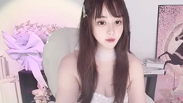 Snapshot of Moon-66 chatting on April 23, 1:57 pm Moon-66 online show from April 23, 1:57 pm