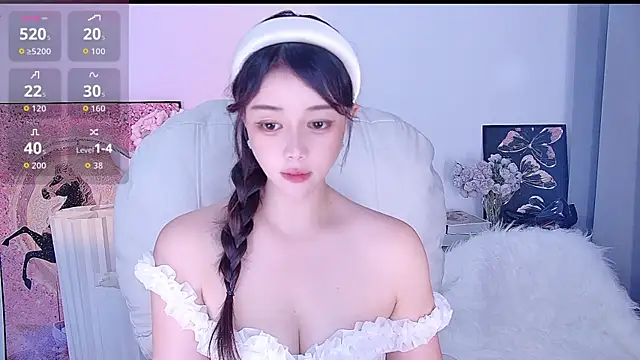 Snapshot of Moon-66 chatting on June 14, 3:03 pm Moon-66 online show from June 14, 3:03 pm