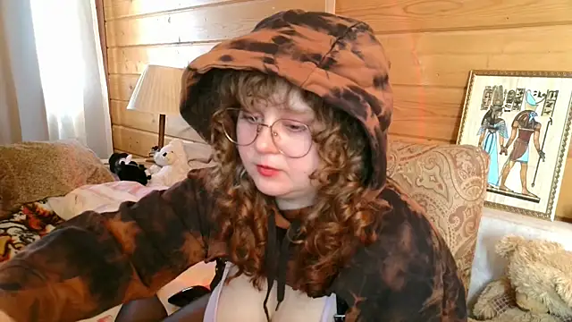 Snapshot of Sara_del_Sun chatting on April 22, 8:06 am Sara del Sun online show from April 22, 8:06 am
