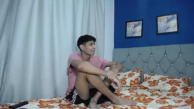 Thiago And Gael online show from June 7, 2:16 am