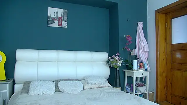 Snapshot of JoLicious_ chatting on April 23, 4:35 am JoLicious online show from April 23, 4:35 am