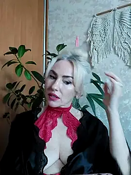 White00pearl online show from April 29, 4:11 pm