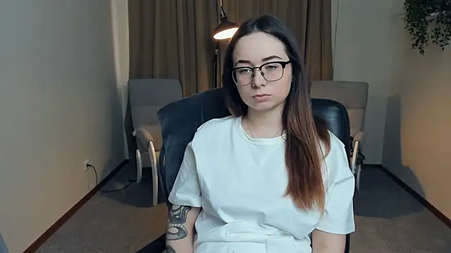 NadaRudeen online show from April 18, 12:42 pm