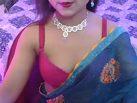 Snapshot of bold-fareen chatting on April 28, 2:33 pm bold-fareen online show from April 28, 2:33 pm