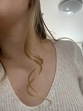 Snapshot of LilianHowards chatting on May 4, 11:06 am LilianHowards online show from May 4, 11:06 am