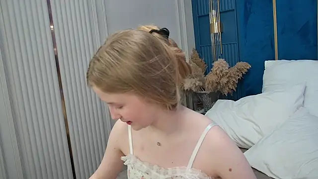 Snapshot of LilianHowards chatting on May 20, 9:26 am LilianHowards online show from May 20, 9:26 am