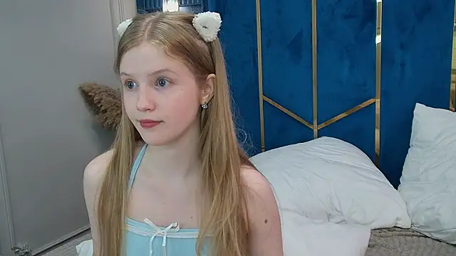 Snapshot of LilianHowards chatting on June 22, 10:34 am LilianHowards online show from June 22, 10:34 am