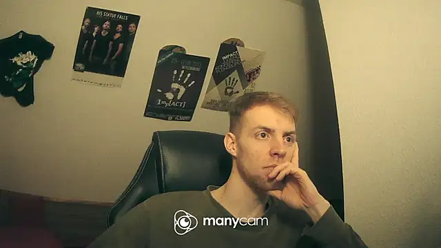 Snapshot of Milkyman7 chatting on December 17, 8:54 pm Milkyman7 online show from December 17, 8:54 pm