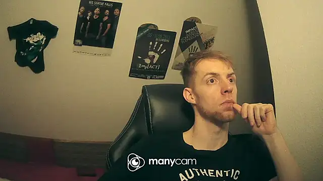 Snapshot of Milkyman7 chatting on December 18, 8:47 pm Milkyman7 online show from December 18, 8:47 pm