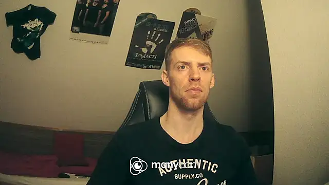 Snapshot of Milkyman7 chatting on December 24, 12:55 am Milkyman7 online show from December 24, 12:55 am