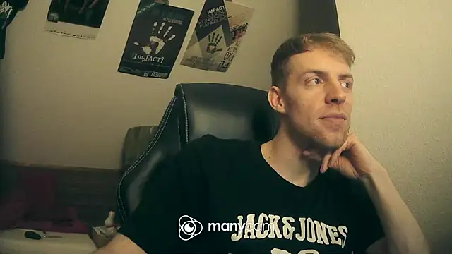 Snapshot of Milkyman7 chatting on December 27, 8:39 pm Milkyman7 online show from December 27, 8:39 pm