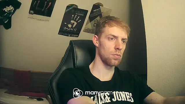 Snapshot of Milkyman7 chatting on January 1, 8:15 pm Milkyman7 online show from January 1, 8:15 pm