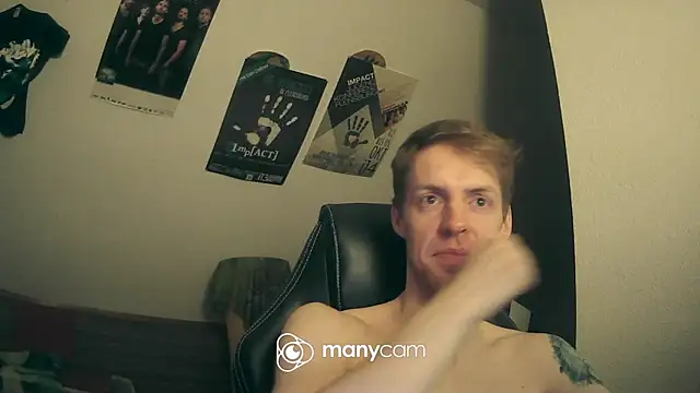 Snapshot of Milkyman7 chatting on February 5, 11:39 pm Milkyman7 online show from February 5, 11:39 pm