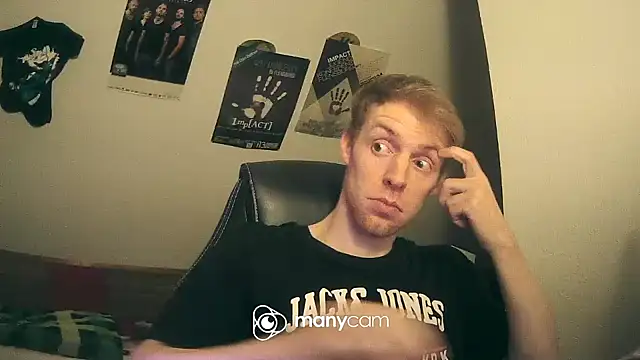 Snapshot of Milkyman7 chatting on February 8, 9:57 pm Milkyman7 online show from February 8, 9:57 pm