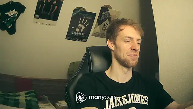 Snapshot of Milkyman7 chatting on February 14, 11:31 pm Milkyman7 online show from February 14, 11:31 pm