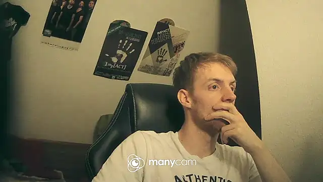 Snapshot of Milkyman7 chatting on March 6, 8:05 pm Milkyman7 online show from March 6, 8:05 pm