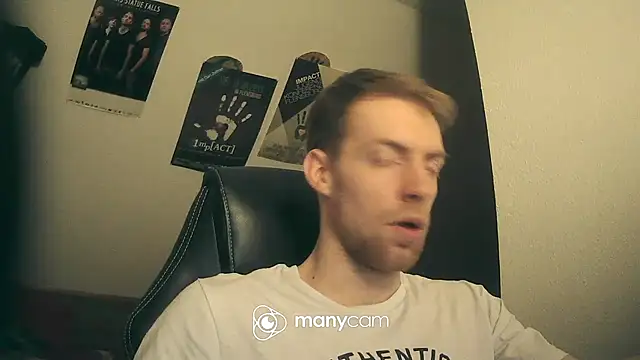 Snapshot of Milkyman7 chatting on March 8, 9:29 pm Milkyman7 online show from March 8, 9:29 pm